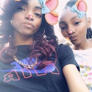 Meet your Posher, Candice